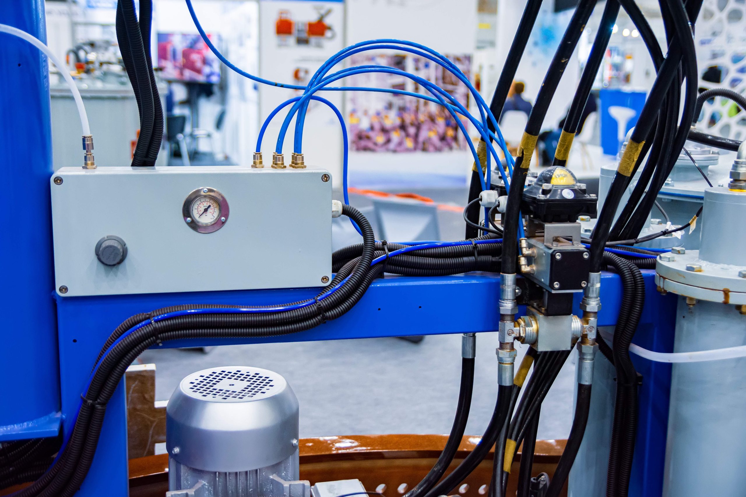 Safic-Alcan expands its partnership with Momentive to distribute silicone elastomers, including LSR and HCR, across France and Eastern Europe.