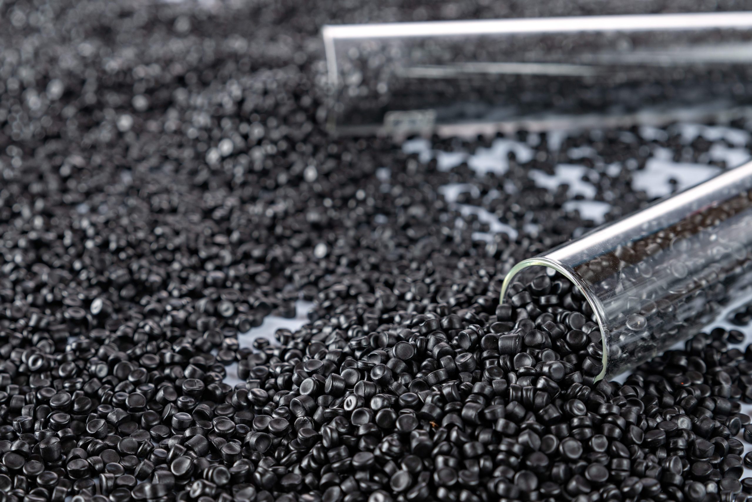 White plastic grain, plastic polymer granules,hand hold Polymer pellets, Raw materials for making water pipes, Plastics from petrochemicals and compound extrusion, resin from plant polyethylene.