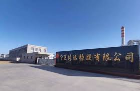 Safic-Alcan and Ningxia Boyuan Rubber executives announcing their new elastomers distribution partnership.
