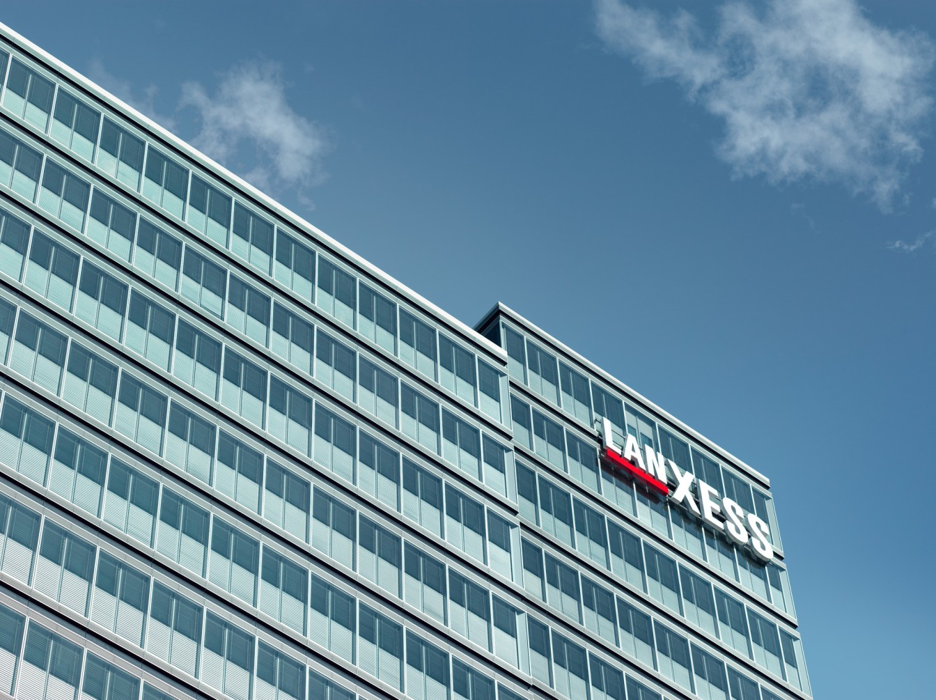 Safic-Alcan extends LANXESS partnership to distribute Bioban™, Kathon™ and Rocima™ biocides in France.